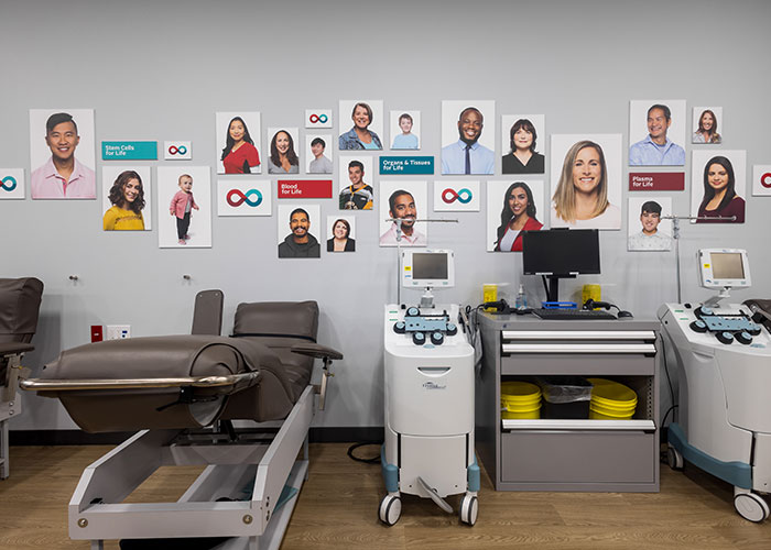 Donor centre with a donation bed and machines from the Virtual Tour